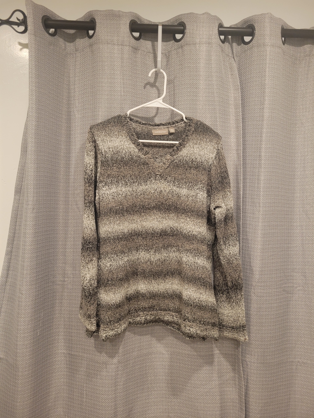 croft & barrow Women's Black and Gray Marled V-Neck Sweater